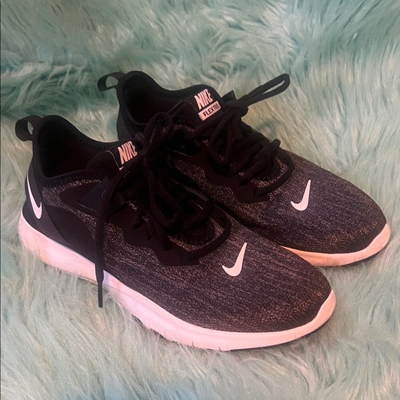 Nike Women's Flex Trainer 9 Sneaker women’s size 7 - Picture 1 of 5